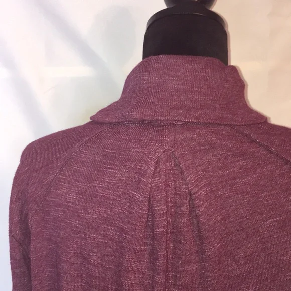 We The Free split back maroon turtle neck . Medium - Picture 6 of 6